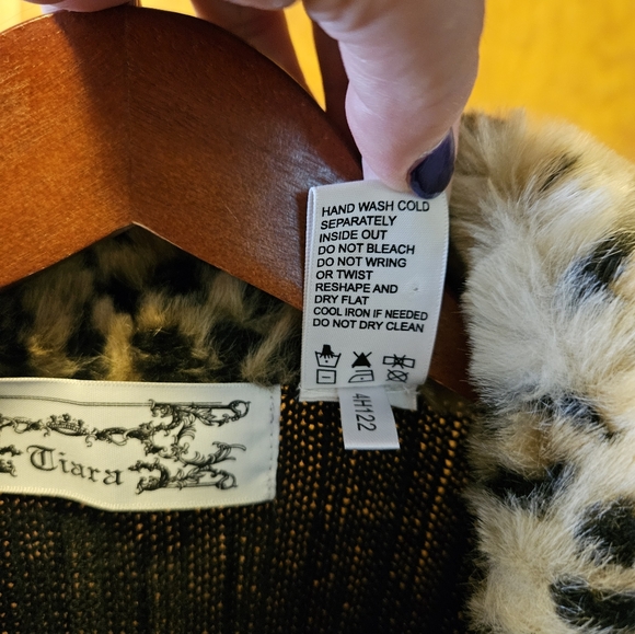 TIAR BRAND faux leopard and black knit jacket - Picture 6 of 17